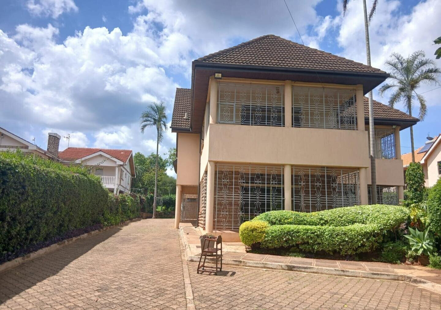 Half Acre 5BR Haven at KSh 350K