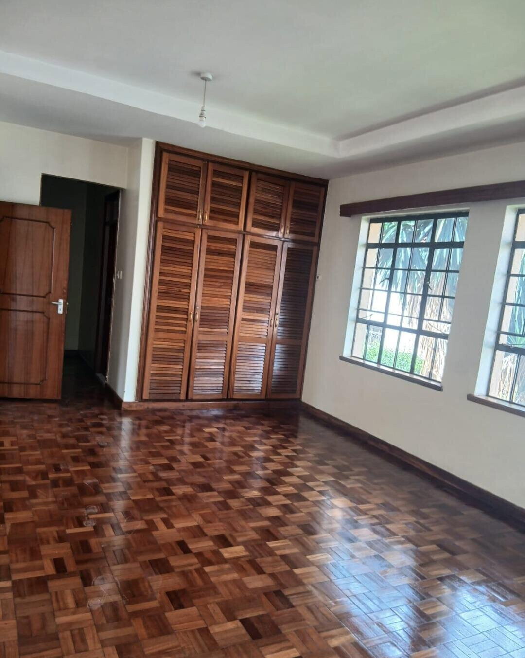 Half Acre 5BR Haven at KSh 350K
