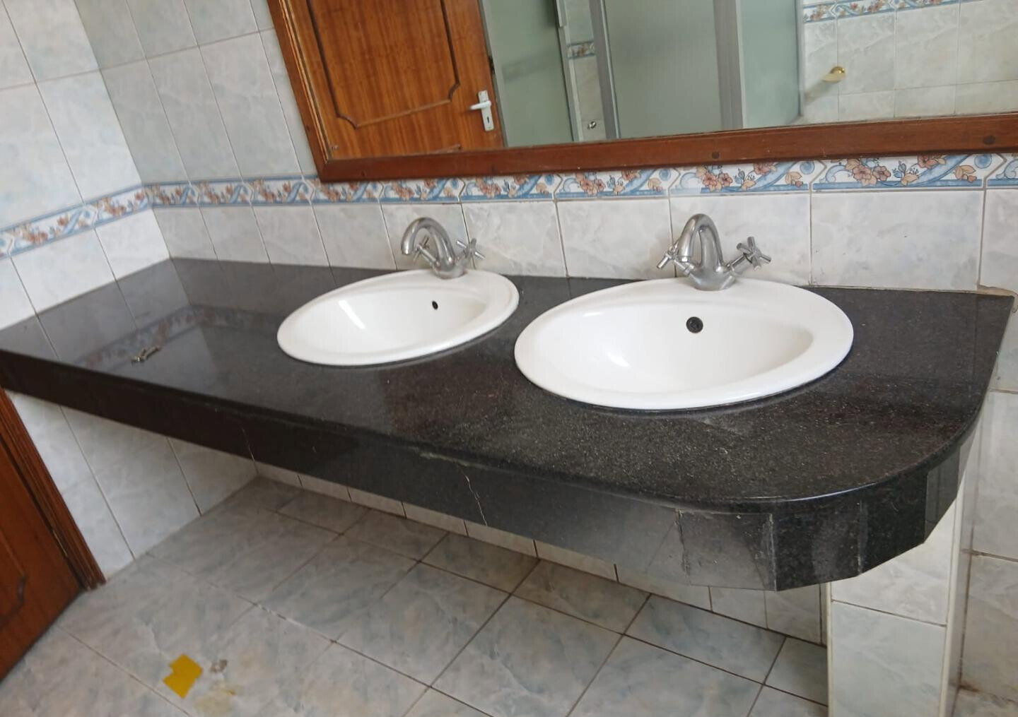 Half Acre 5BR Haven at KSh 350K