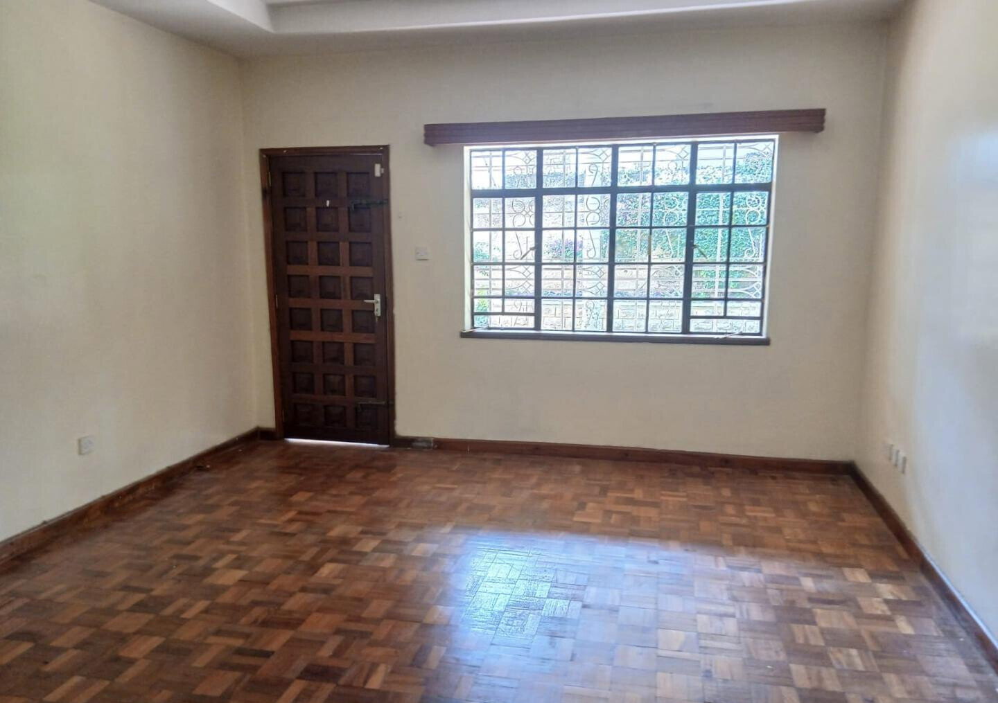 Half Acre 5BR Haven at KSh 350K