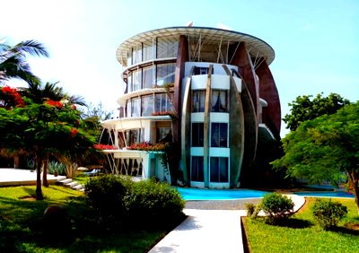 Beachfront Resort with Garden
