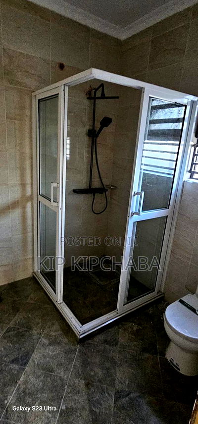 3bdrm Bungalow in Elgonview for sale - Image 11