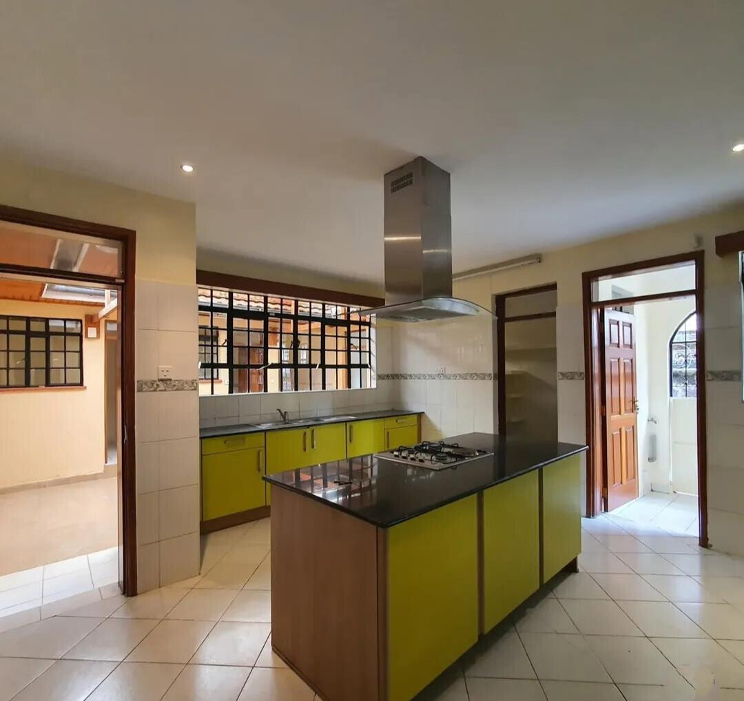 5BR All-Ensuite Townhouse with Fireplace & Study - Kileleshwa