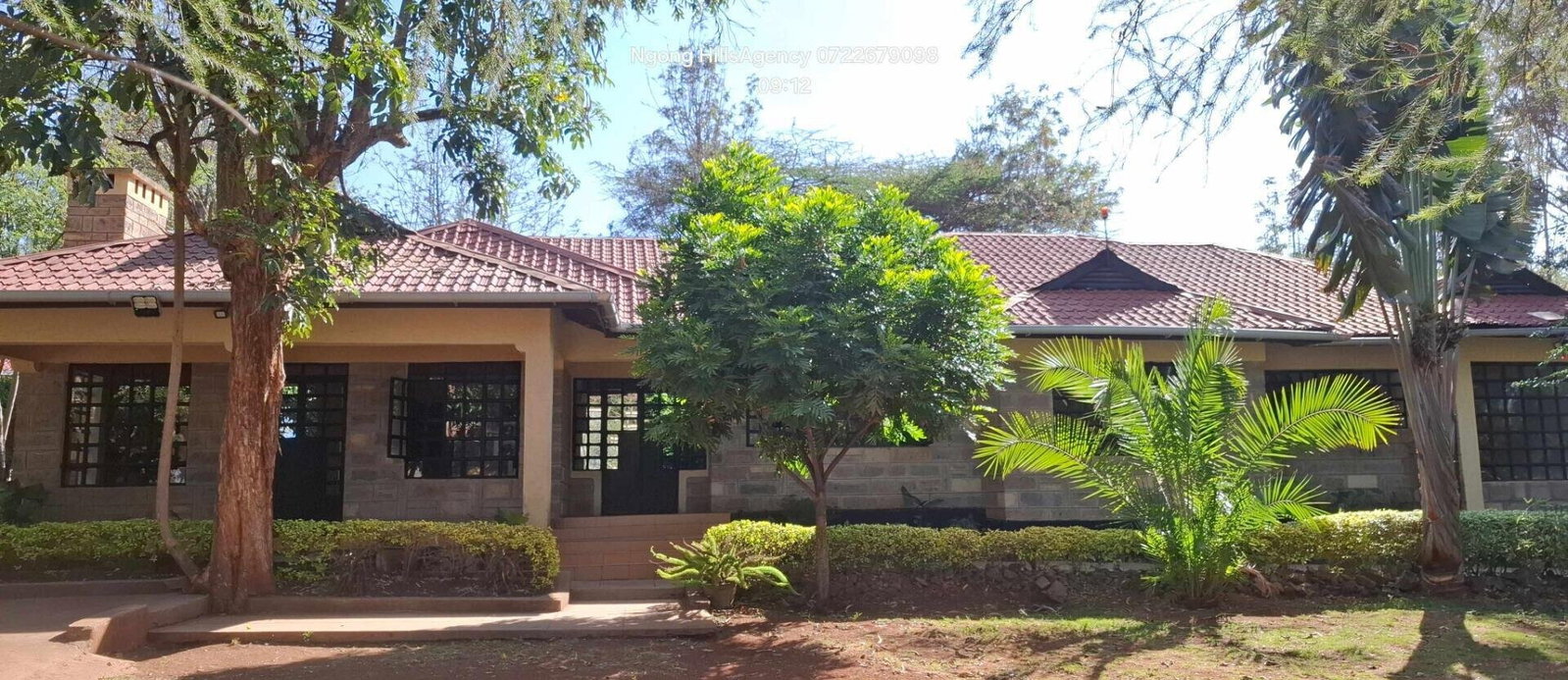 Quarter Acre 5BR House with Garden