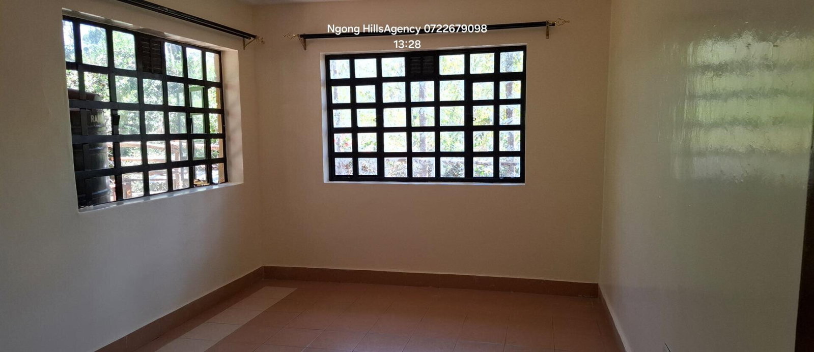 Quarter Acre 5BR House with Garden
