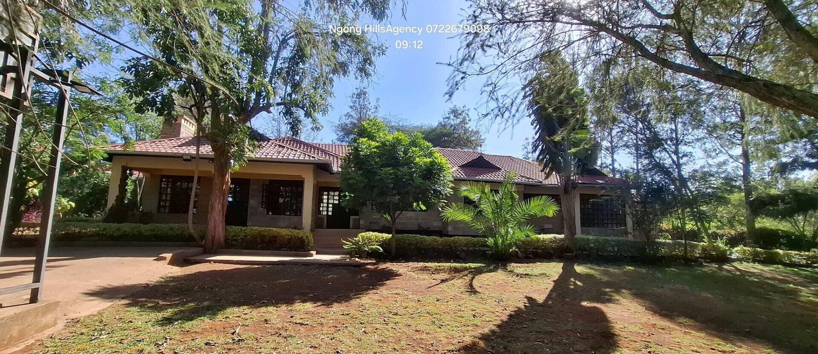 Quarter Acre 5BR House with Garden