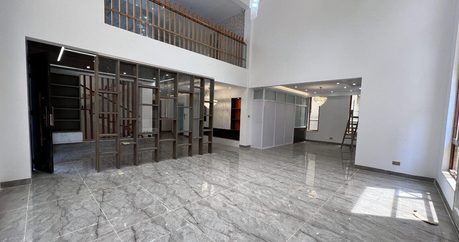 6-Ensuite Villa with Sauna & Meeting Room - Lavington