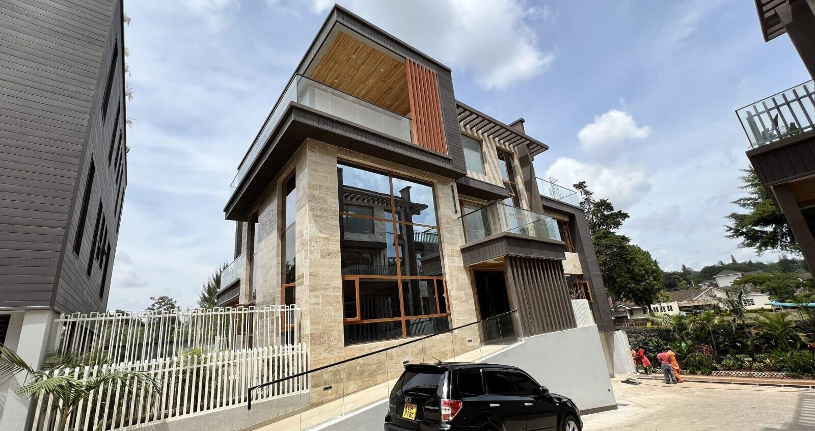 6-Ensuite Villa with Sauna & Meeting Room - Lavington