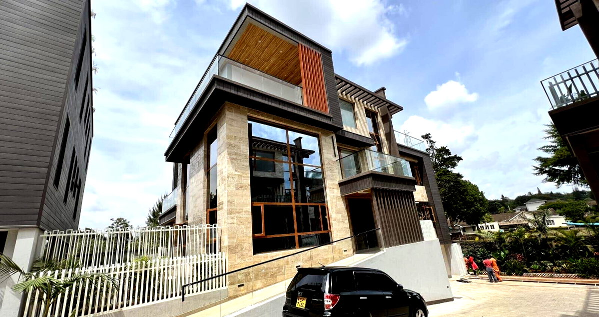 6-Ensuite Villa with Sauna & Meeting Room - Lavington