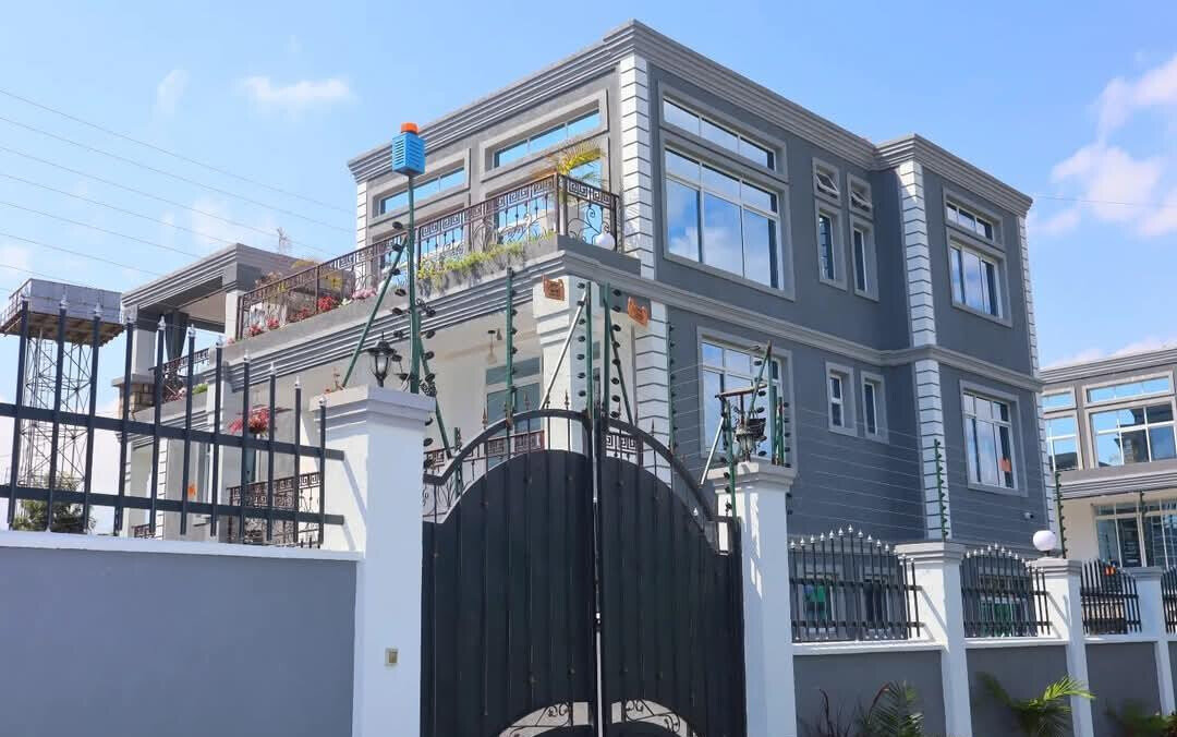 6BR Fully Furnished Townhouse with Pool & Gazebo - Olkeri Ngong