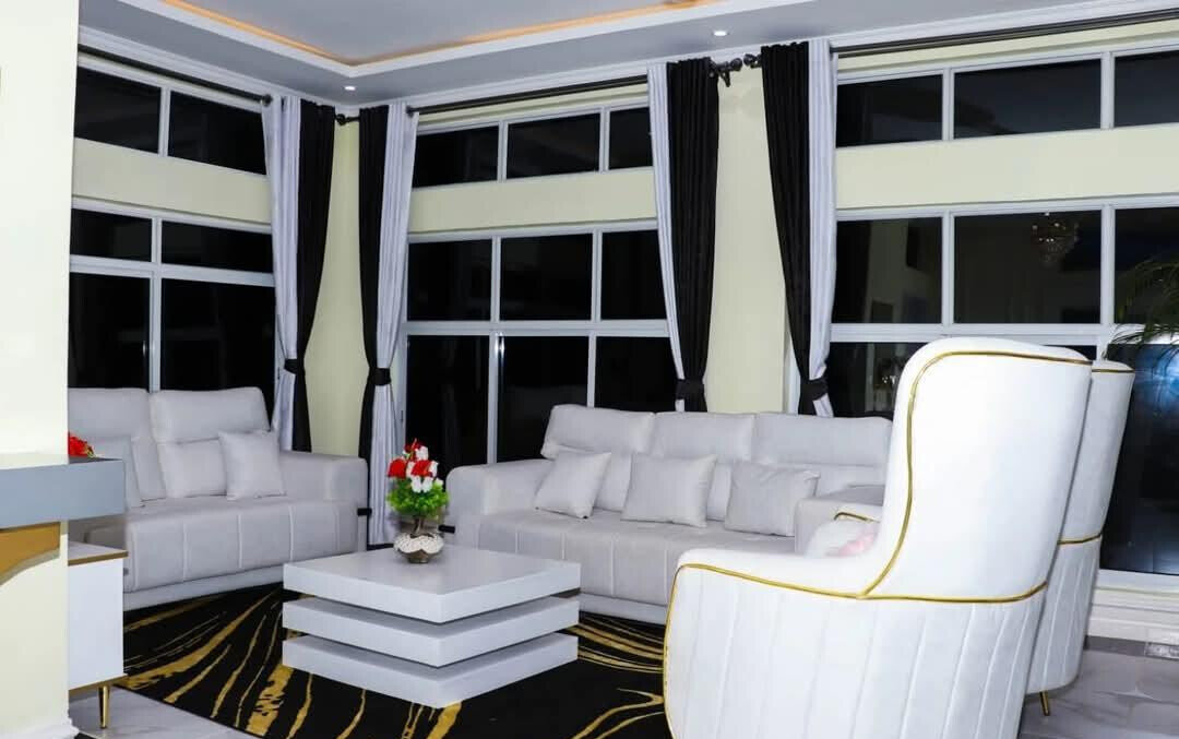 6BR Fully Furnished Townhouse with Pool & Gazebo - Olkeri Ngong