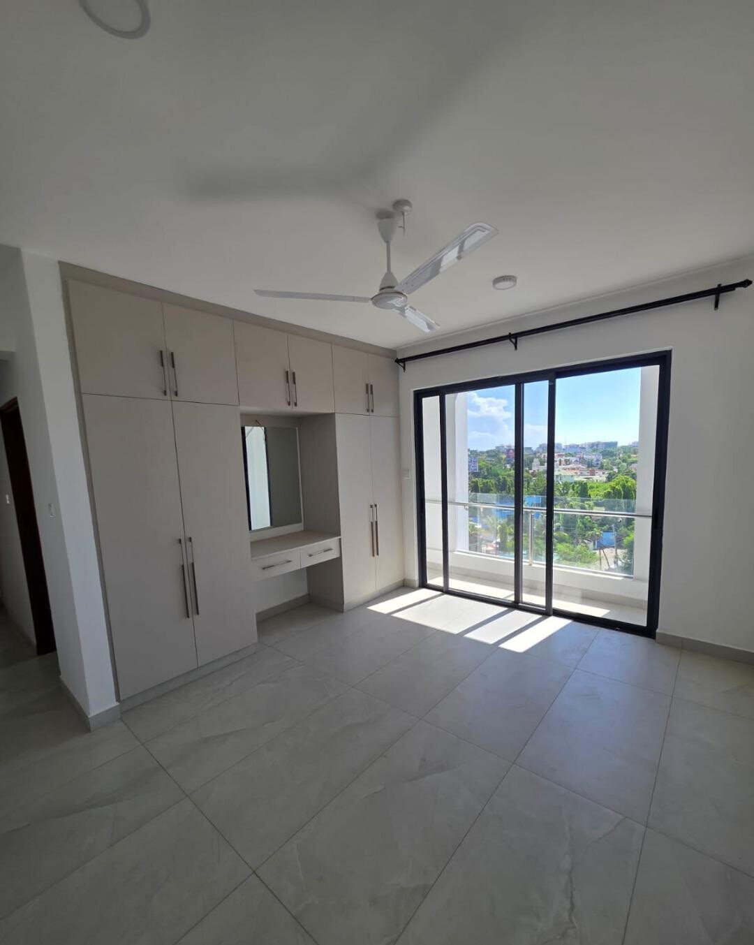 3BR with DSQ, Balcony in Every Room & Pool - Nyali, Mombasa