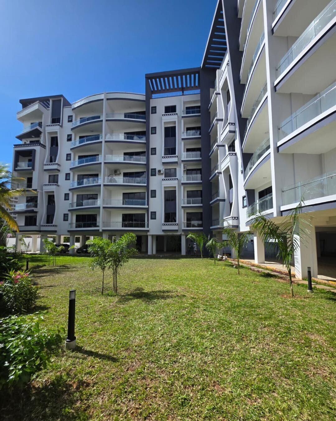3BR with DSQ, Balcony in Every Room & Pool - Nyali, Mombasa