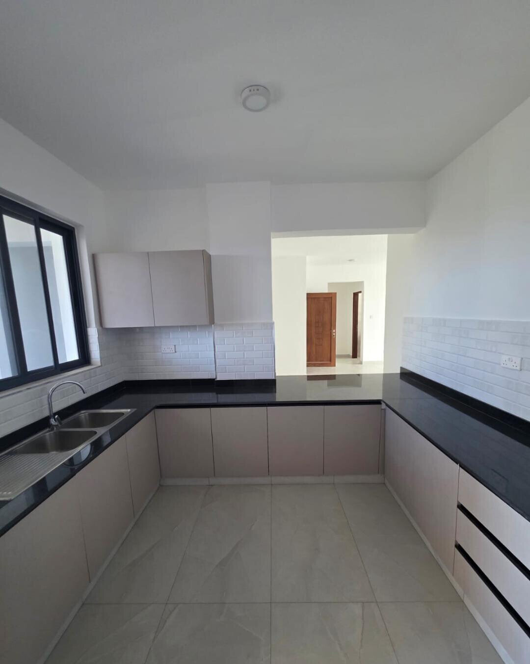 3BR with DSQ, Balcony in Every Room & Pool - Nyali, Mombasa