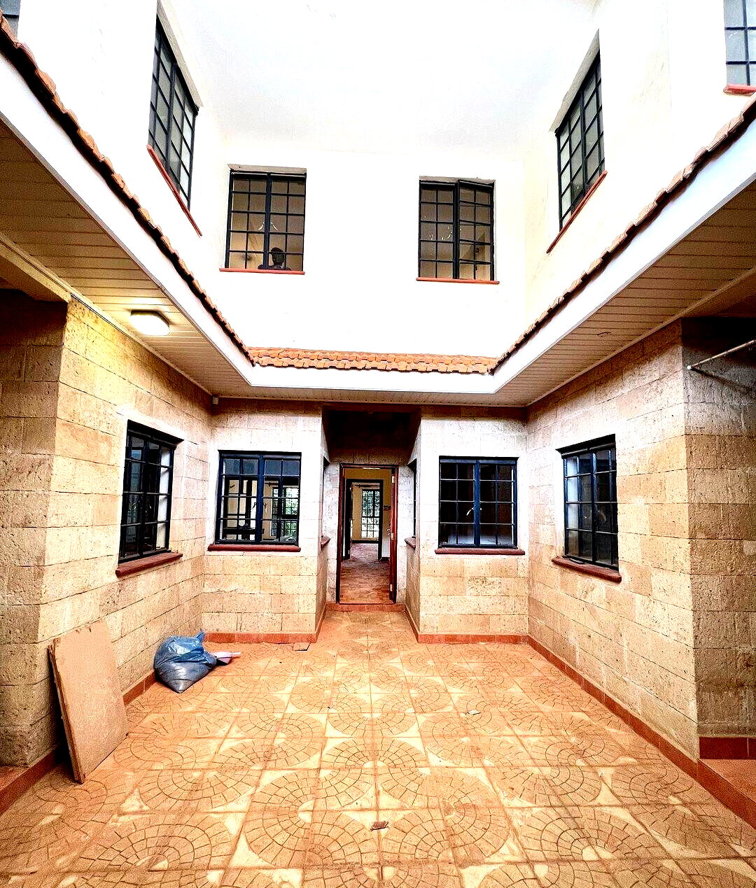 4 En-Suite Bedrooms with Pool & Gym Access - Kilimani