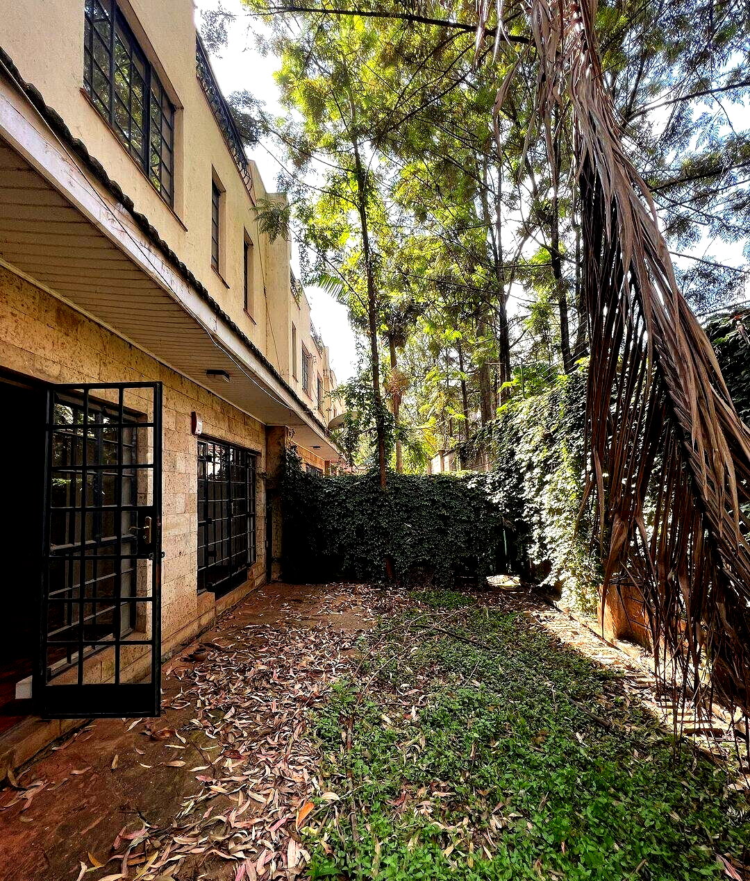 4 En-Suite Bedrooms with Pool & Gym Access - Kilimani