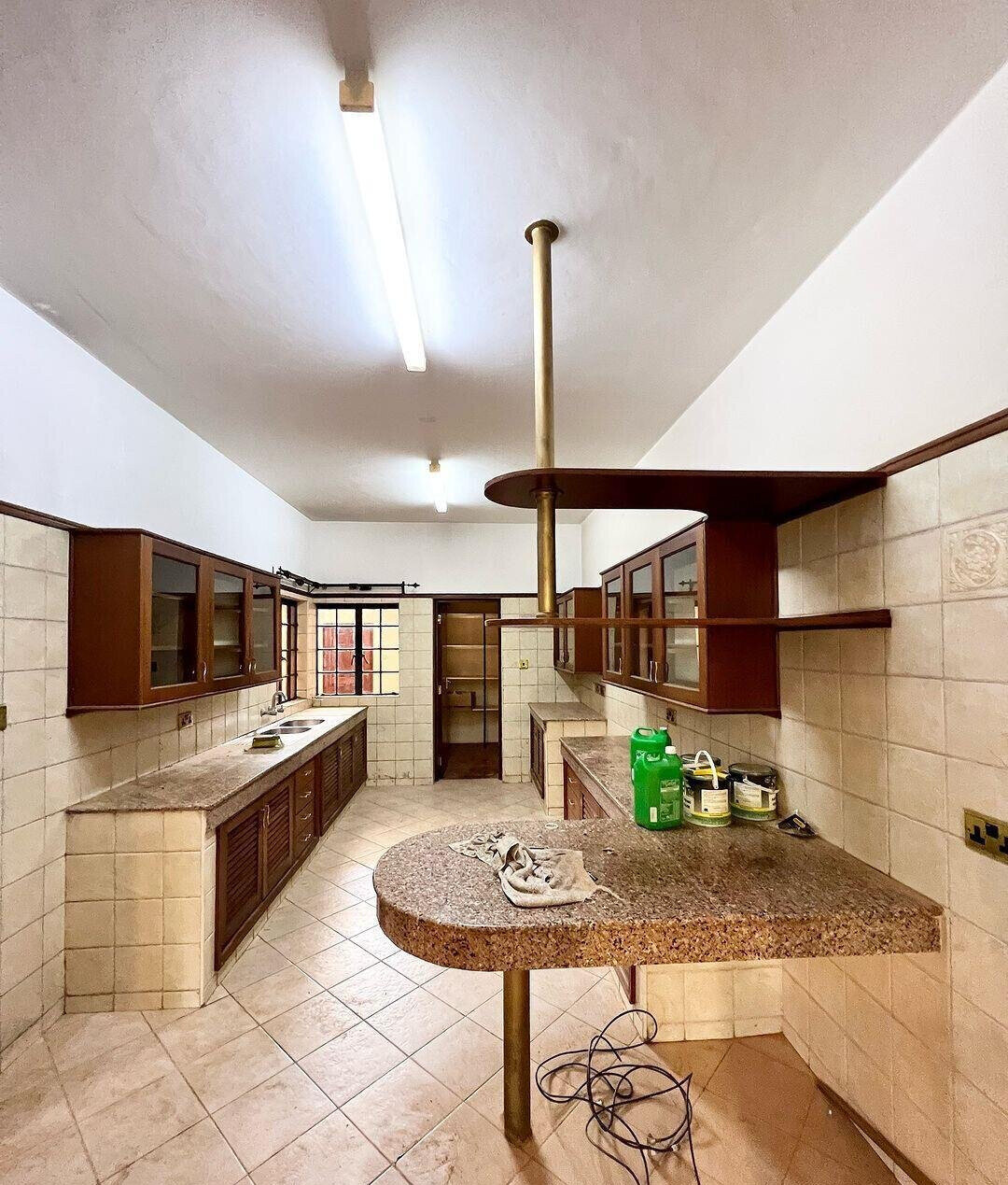 4 En-Suite Bedrooms with Pool & Gym Access - Kilimani