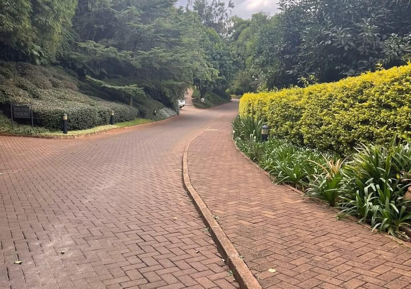 4BR Townhouse with Private Pool & Clubhouse Access - Kitisuru