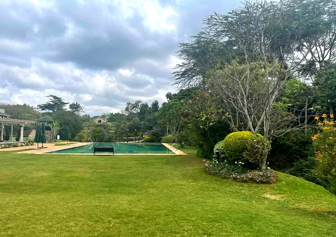 4BR Townhouse with Private Pool & Clubhouse Access - Kitisuru