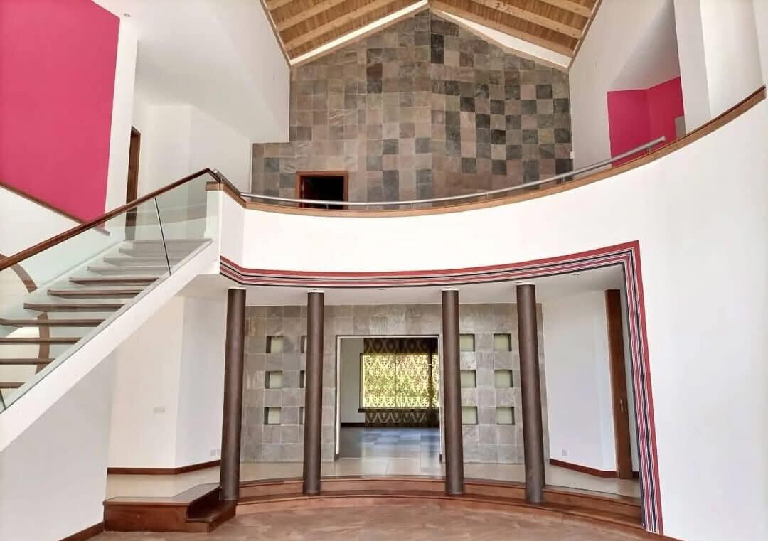 4BR Townhouse with Private Pool & Clubhouse Access - Kitisuru