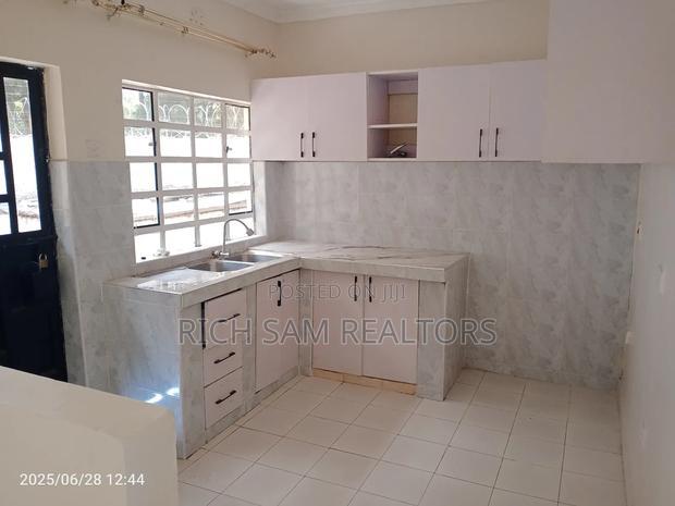3bdrm House in Ngata Verovian, Nakuru Town West for sale