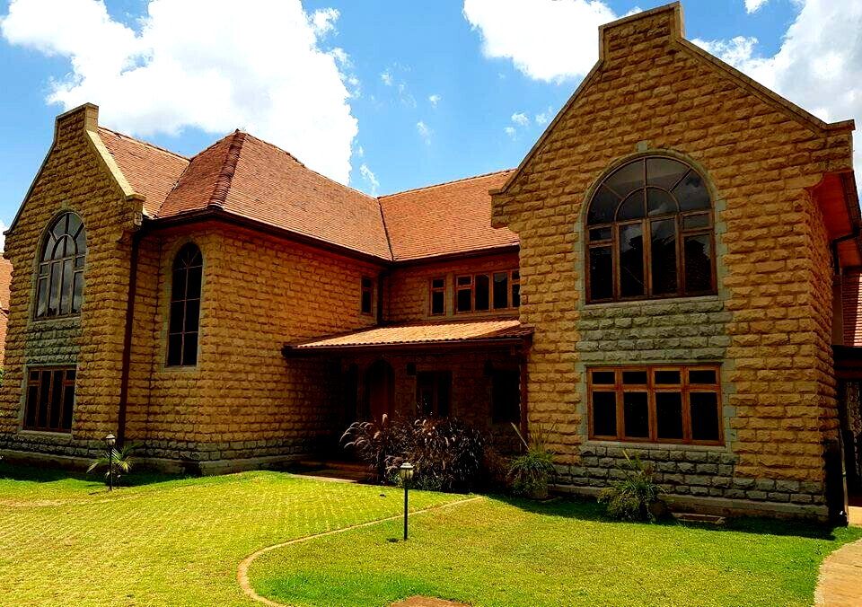 New 5-Bed Townhouse on Half-Acre with Pool & Staff Quarters – Karen