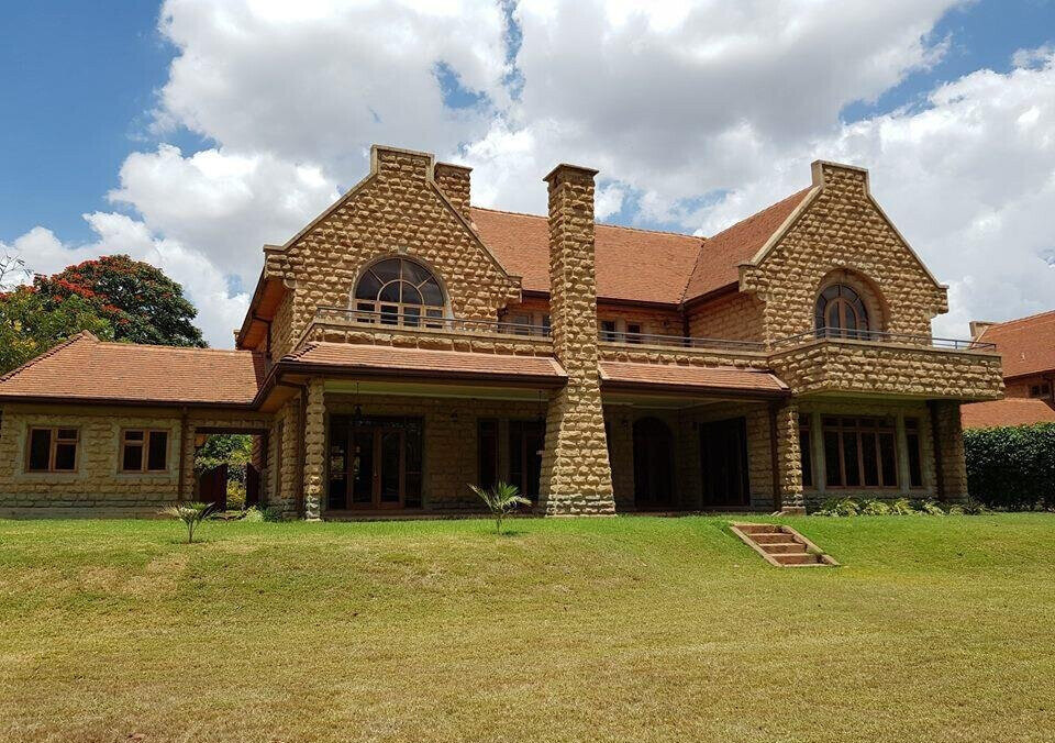 New 5-Bed Townhouse on Half-Acre with Pool & Staff Quarters – Karen