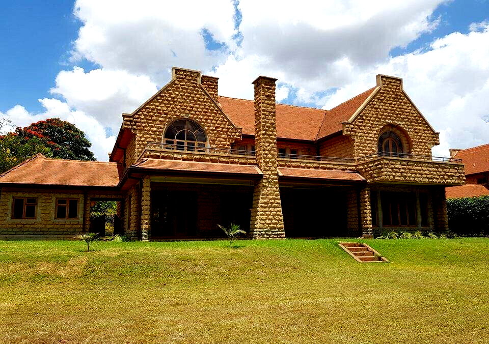 New 5-Bed Townhouse on Half-Acre with Pool & Staff Quarters – Karen