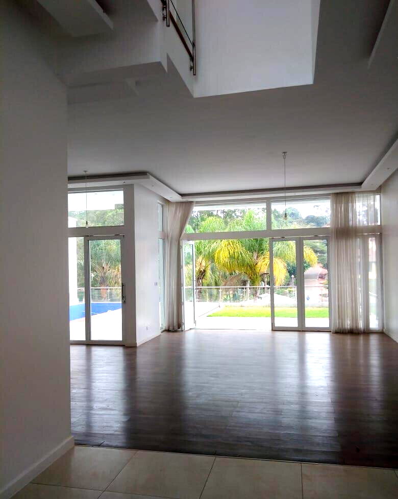 Newly Built 5BR All-Ensuite Townhouse with Pool – Kyuna