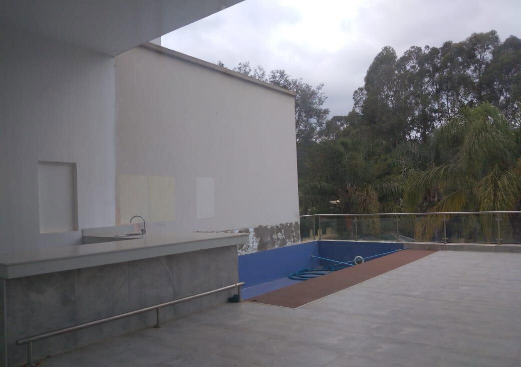 Newly Built 5BR All-Ensuite Townhouse with Pool – Kyuna
