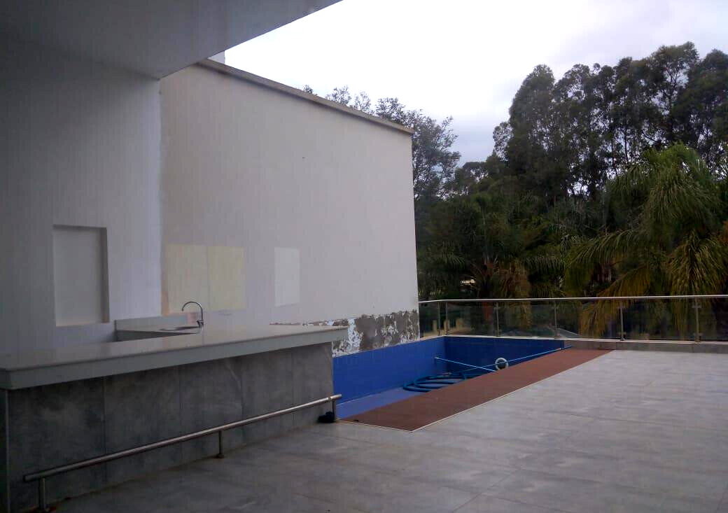 Newly Built 5BR All-Ensuite Townhouse with Pool – Kyuna