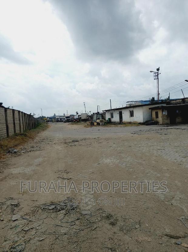 Yard to Let Changamwe.