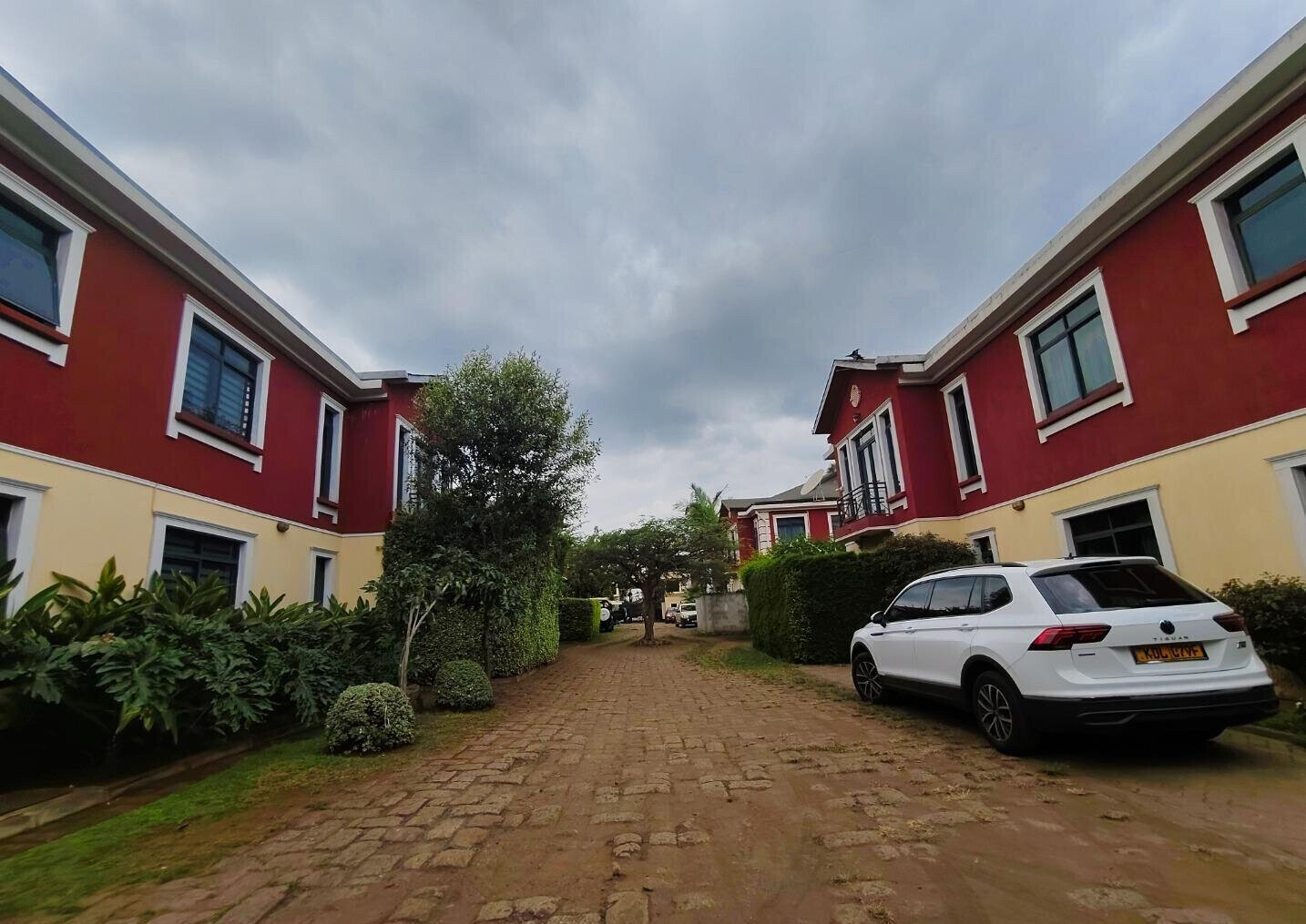 High-Timber Ceilings & Private Garden Townhouse - Lavington