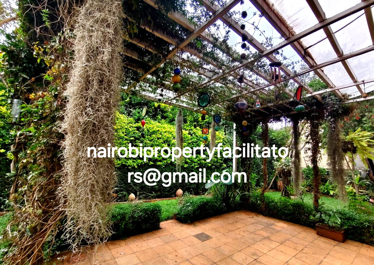 High-Timber Ceilings & Private Garden Townhouse - Lavington