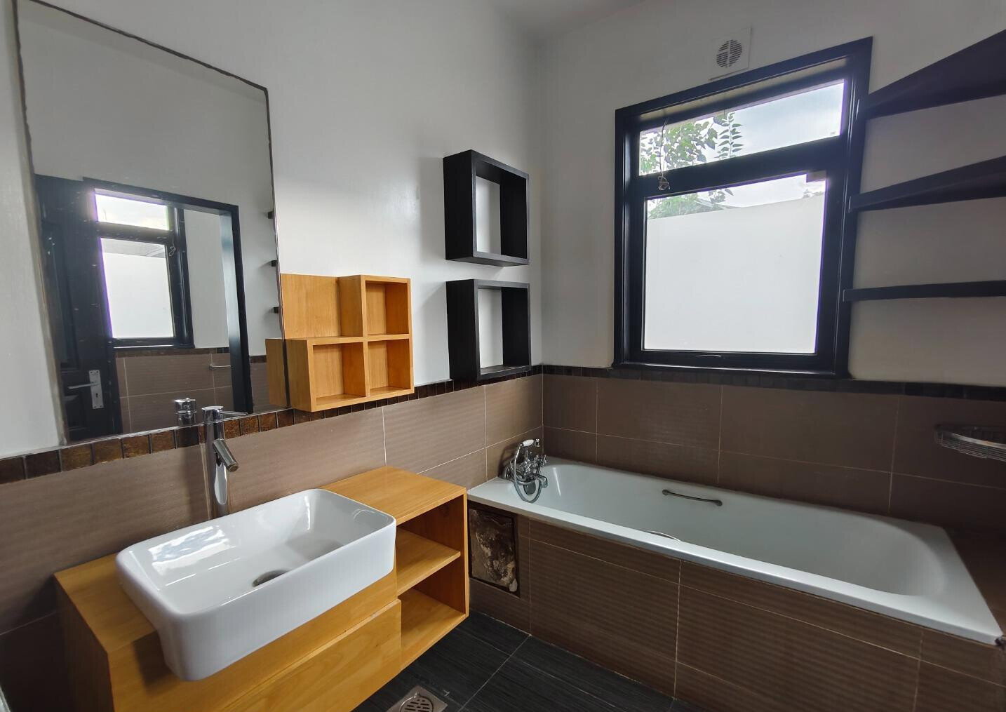 High-Timber Ceilings & Private Garden Townhouse - Lavington
