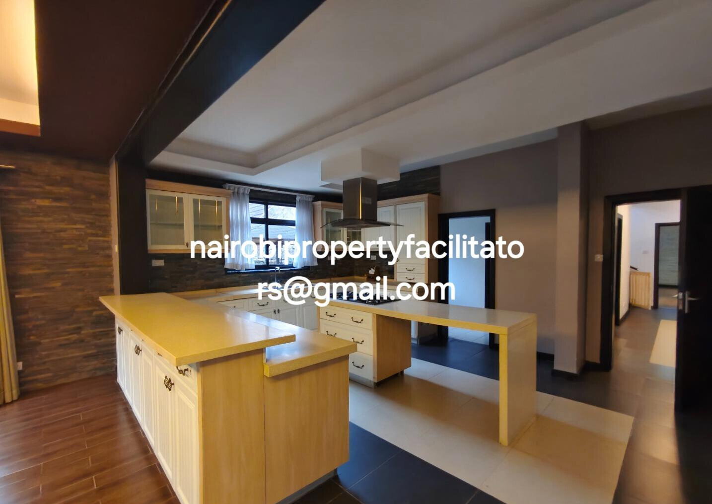 High-Timber Ceilings & Private Garden Townhouse - Lavington