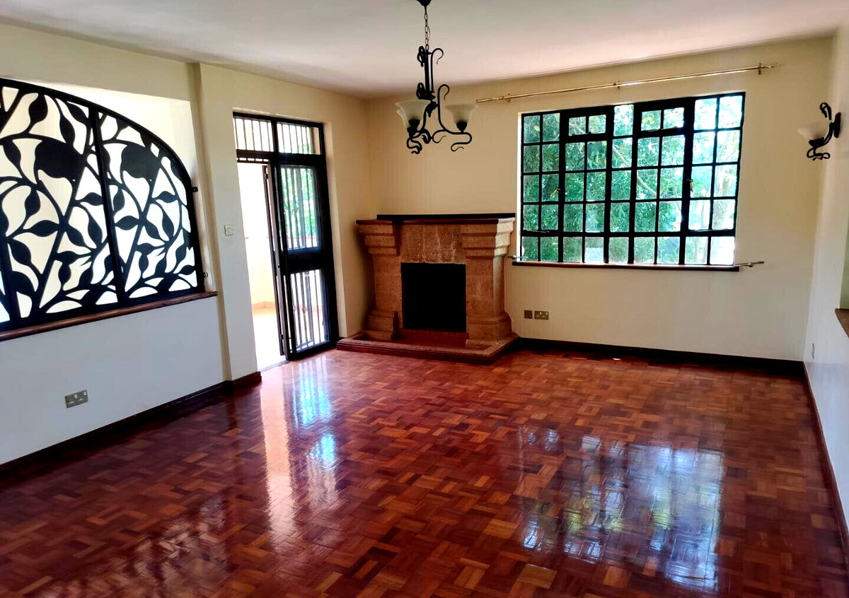 Sunken Lounge & Pool on Half-Acre - Kitisuru Townhouse