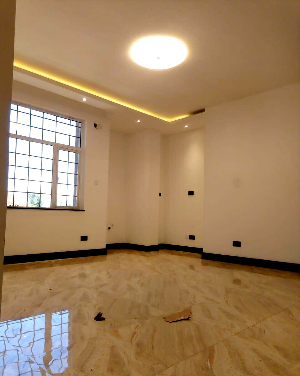 4BR Townhouse with Elevator & His-and-Hers Closets - Kyuna
