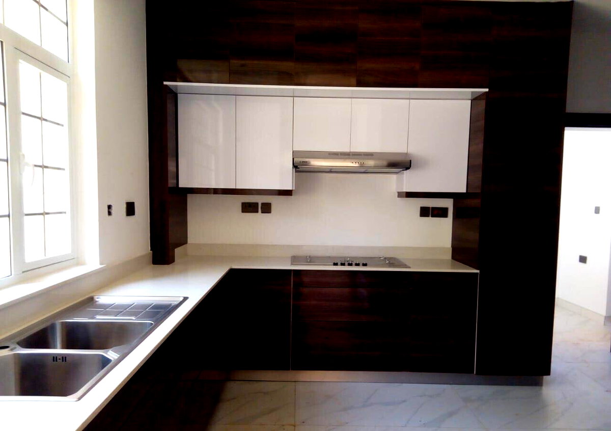 4BR Townhouse with Elevator & His-and-Hers Closets - Kyuna
