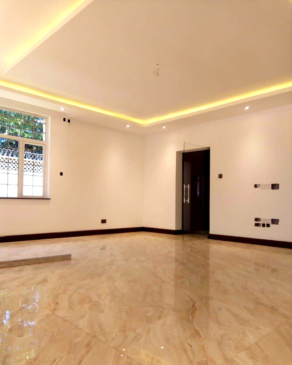 4BR Townhouse with Elevator & His-and-Hers Closets - Kyuna