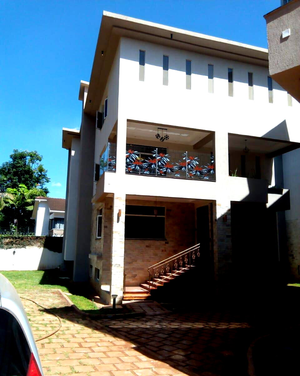 4BR Townhouse with Elevator & His-and-Hers Closets - Kyuna