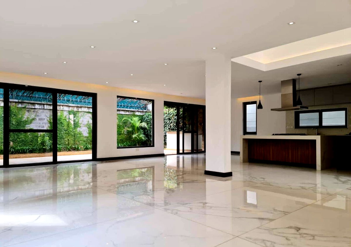 5-Ensuite Townhouse with Indoor-Outdoor Living - Spring Valley