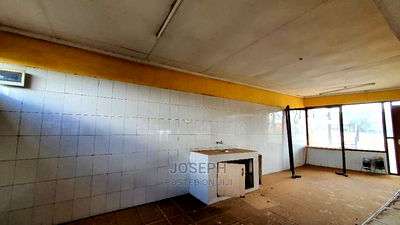 Corner Baridi Kiserian Spacious Restaurant for Sale - Image 14