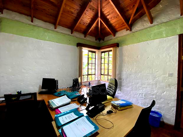 7bdrm House in Karen Road for sale