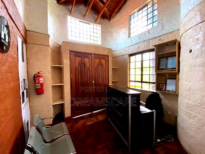 7bdrm House in Karen Road for sale - Image 10