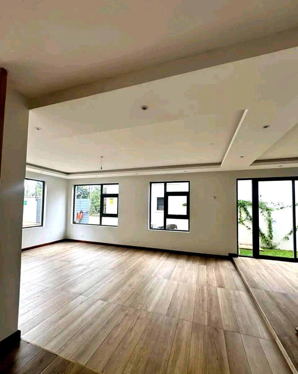 6-Ensuite Townhouse with Rooftop Terrace & DSQ - Lavington
