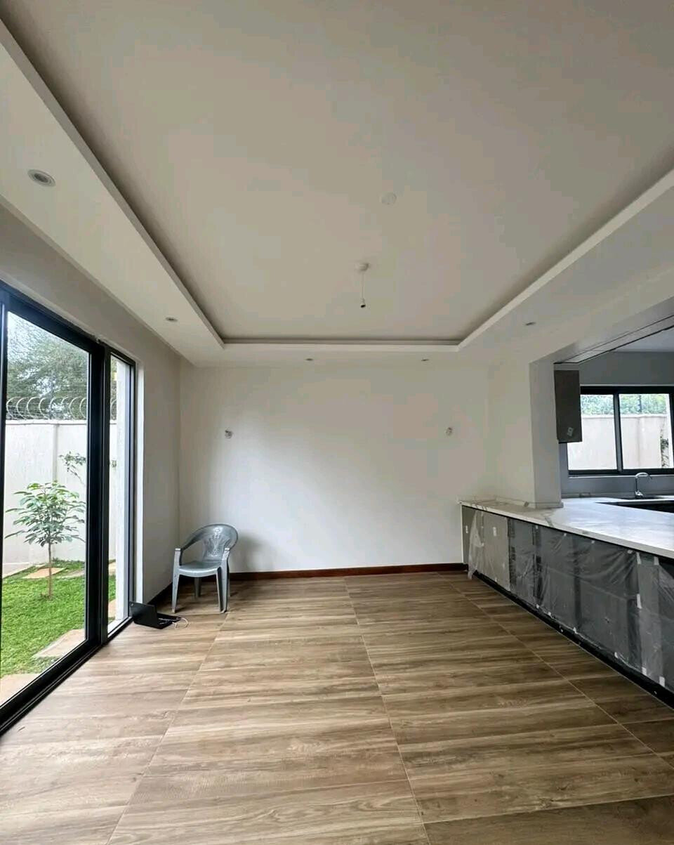 6-Ensuite Townhouse with Rooftop Terrace & DSQ - Lavington