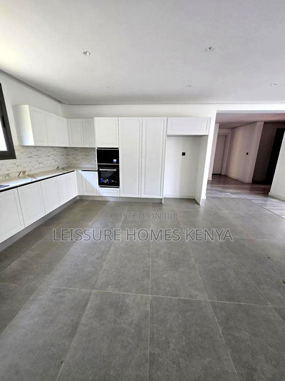 5bdrm Villa in Lavington for sale - Image 11