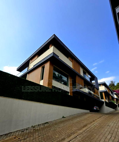 5bdrm Villa in Lavington for sale - Image 2