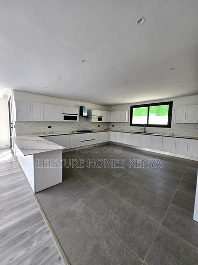 5bdrm Villa in Lavington for sale - Image 9